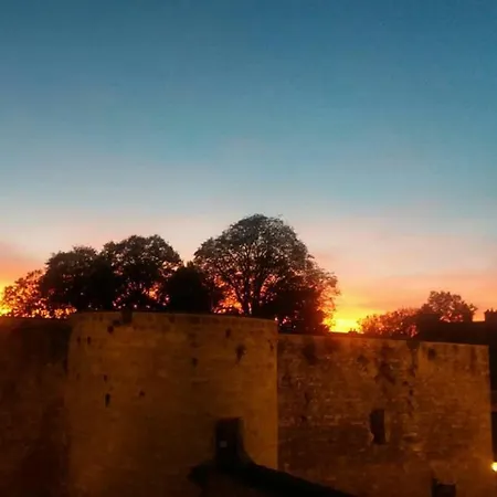 D'hote Du Chateau Bed & Breakfast 3*