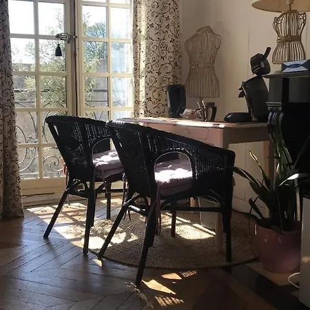 D'hote Du Chateau Bed & Breakfast Dourdan