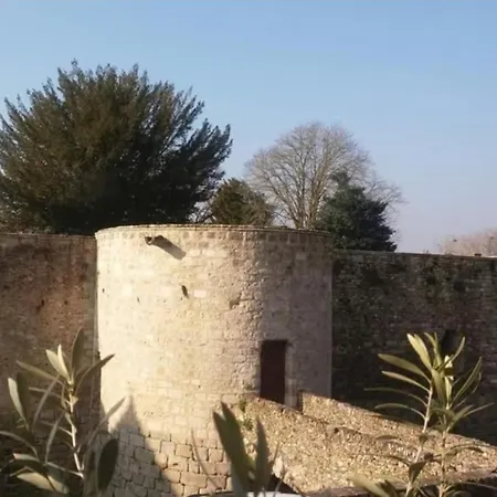 D'hote Du Chateau Bed and breakfast Dourdan