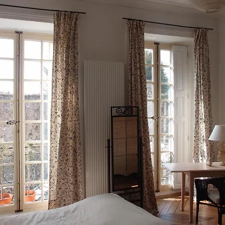 D'hote Du Chateau Bed & Breakfast